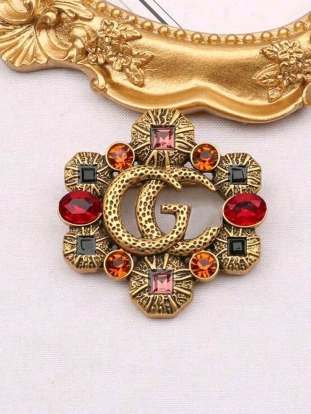 Desinger Style Brooch - Picture 6 of 9